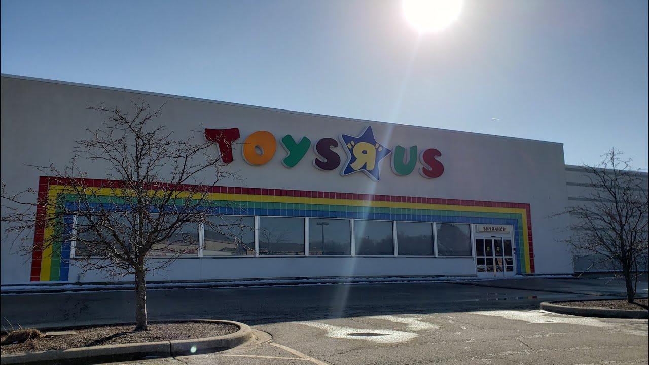 Abandon Toys R Us in Highland Park IL