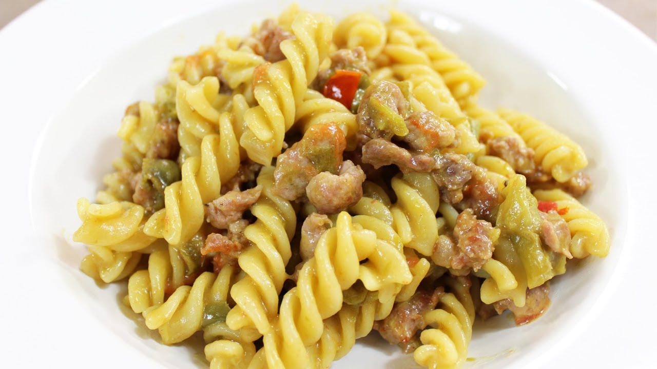 Pasta friggitelli e salsiccia | Carlo Gaiano