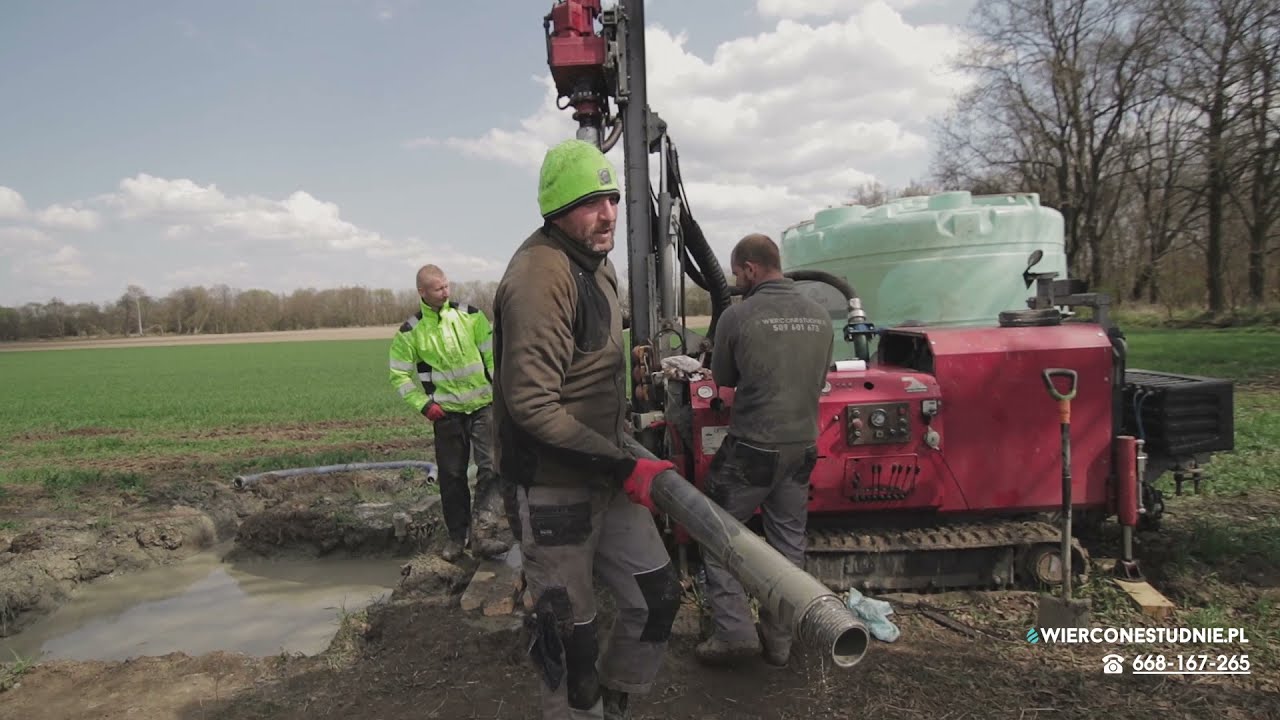 Wiercenie studni, odwiert studni głębinowej, studnie wiercone, studnia do nawadniania pola.