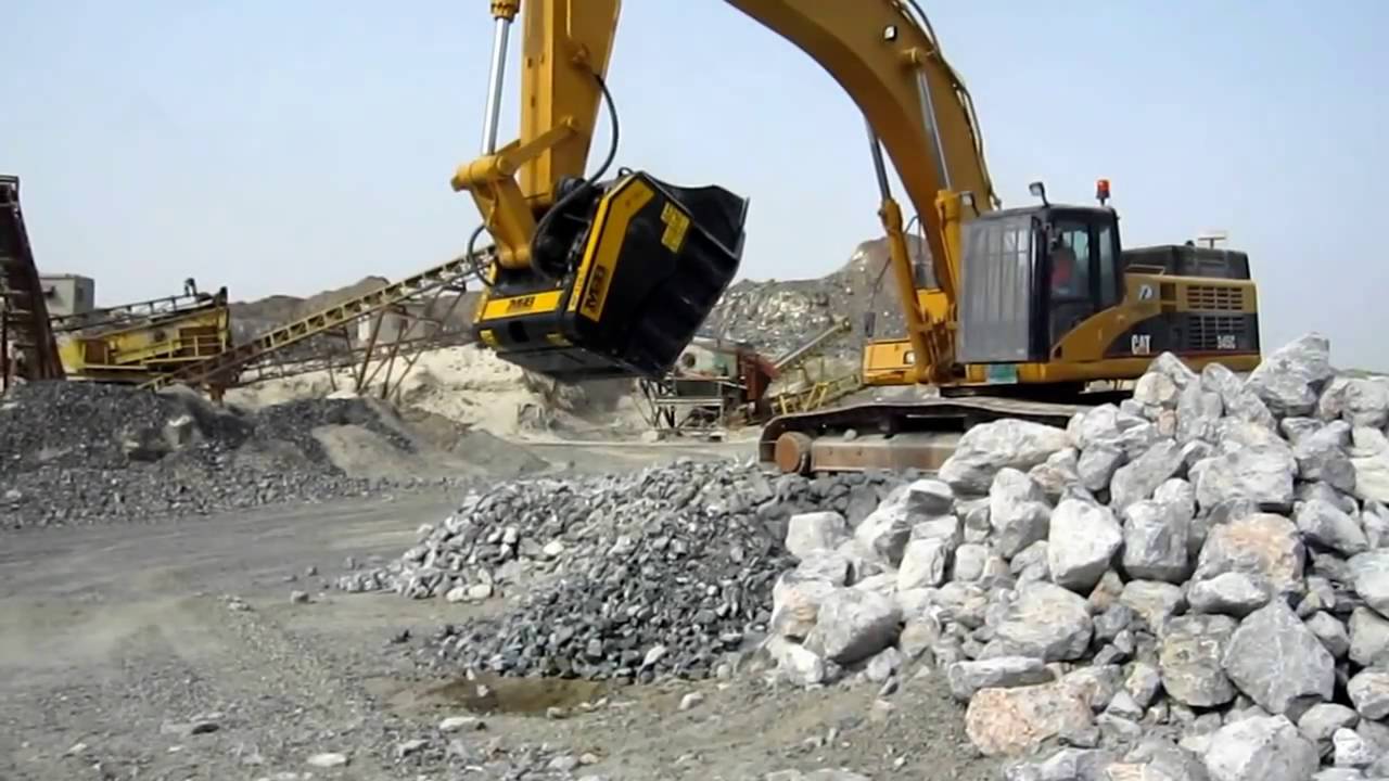 MB Crusher Bucket BF120.4 Crushes Basalt & Granite