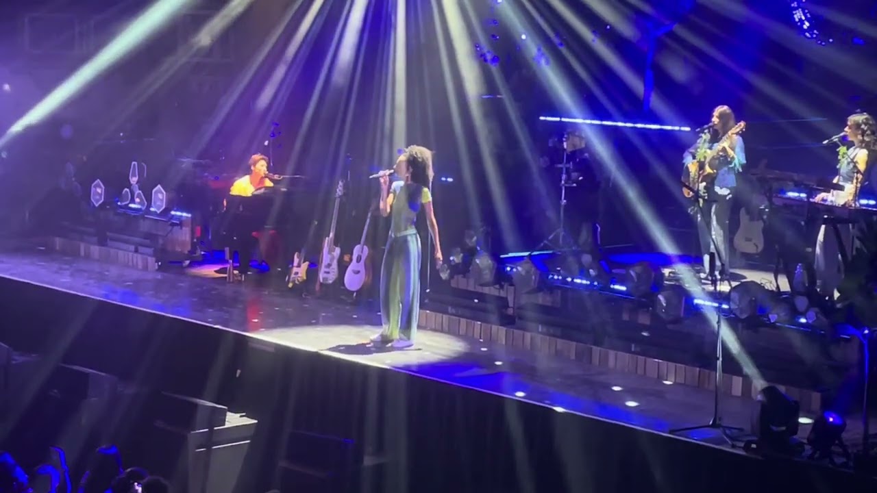 In Too Deep - Jacob Collier Alita Moses - The Aragon Ballroom - 6/9/24 - Chicago, Illinois