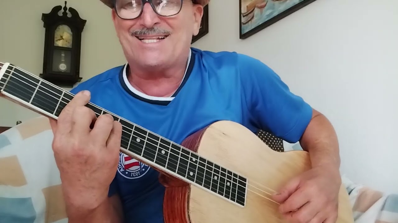 Conclusão da construção do violão plug.. Música :    A paz.... Gilberto Gil 