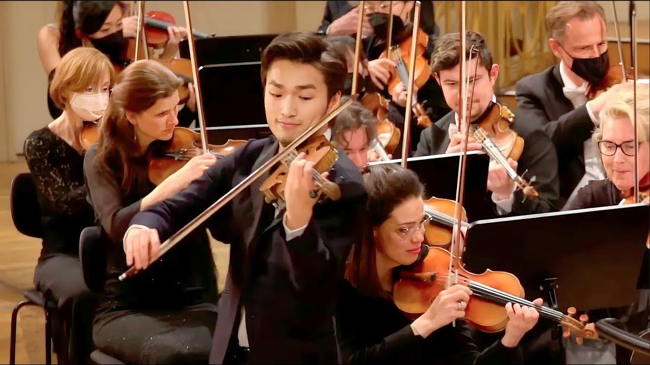 Ruslán Talas - Paganini: Violin Concerto No. 1 in D Major, III. Rondo - Allegro spiritoso | LIVE