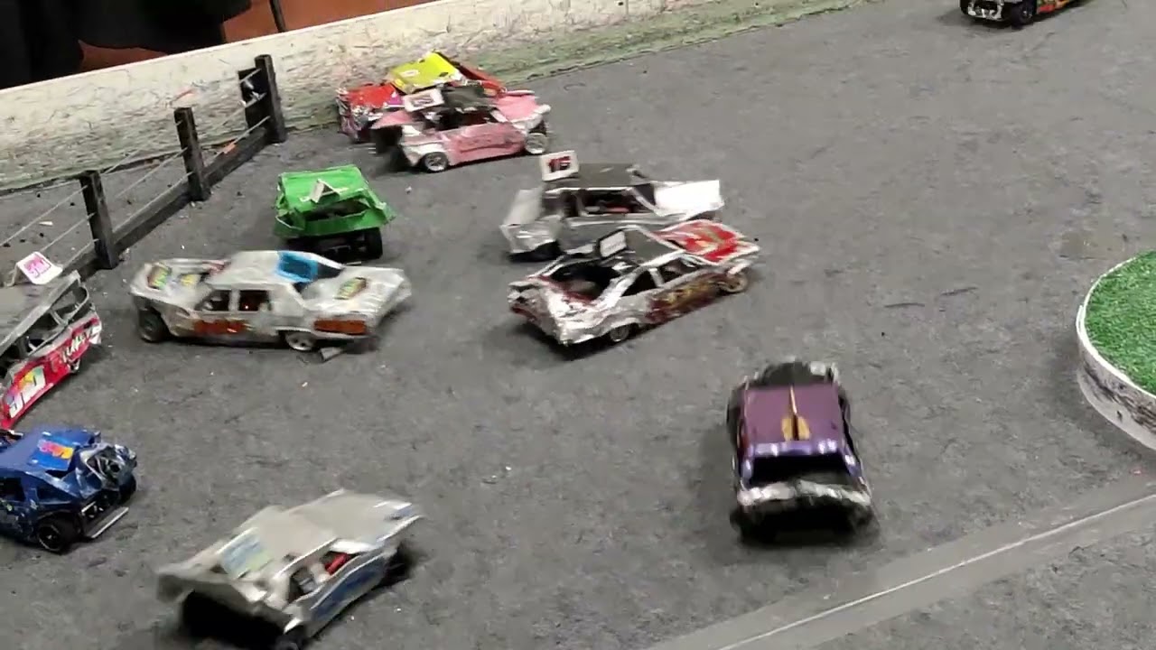 Chelmsford Carpet Oval Race Club. 1/12th Alloy Bangers. Round 3. 26/11/23