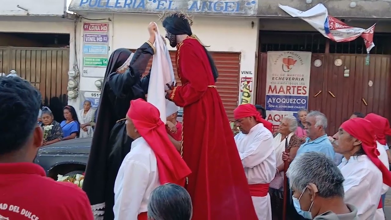 Tercer viernes de viacrucis en Ayoquezco 