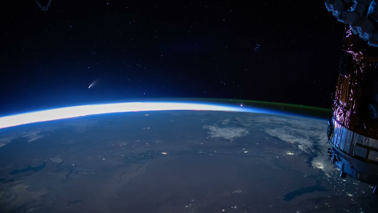 Comet NEOWISE from ISS   4K