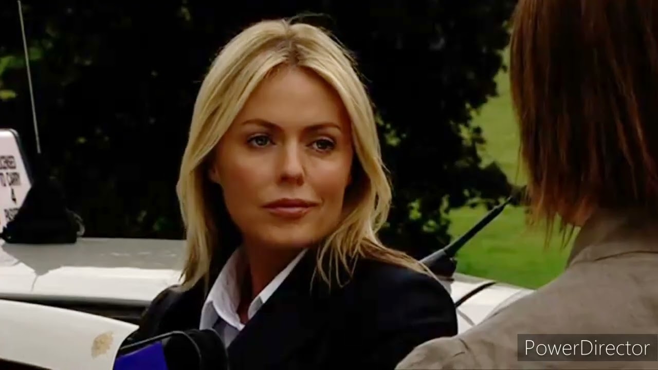 Classic Emmerdale- Zoe Vs. Sadie; Zoe Is Forced To Sign Home Farm To The Kings (2/2) (20/9/04)