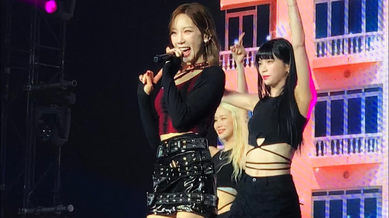 221001 Taeyeon - Weekend @ Best of Best Concert in BKK