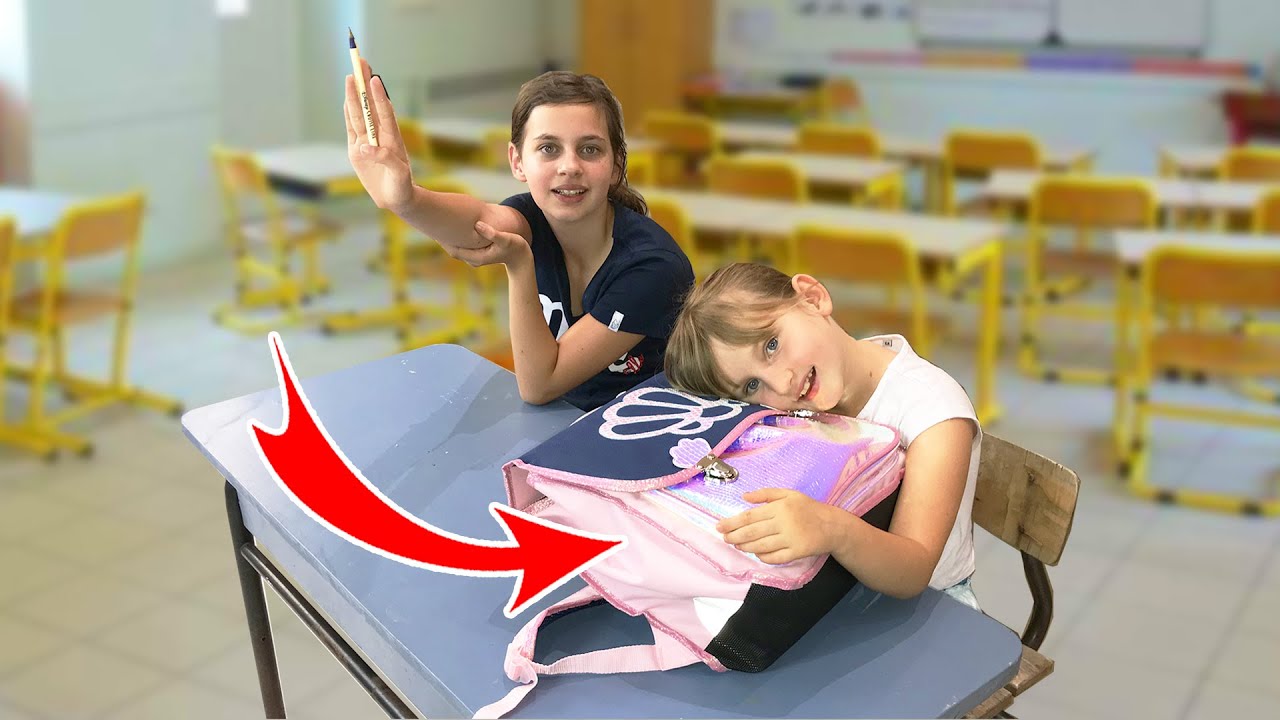 QUOI DANS MON SAC DE COURS ATHENA 2020 • PRANK DE RENTRÉE - BACK TO SCHOOL 2020