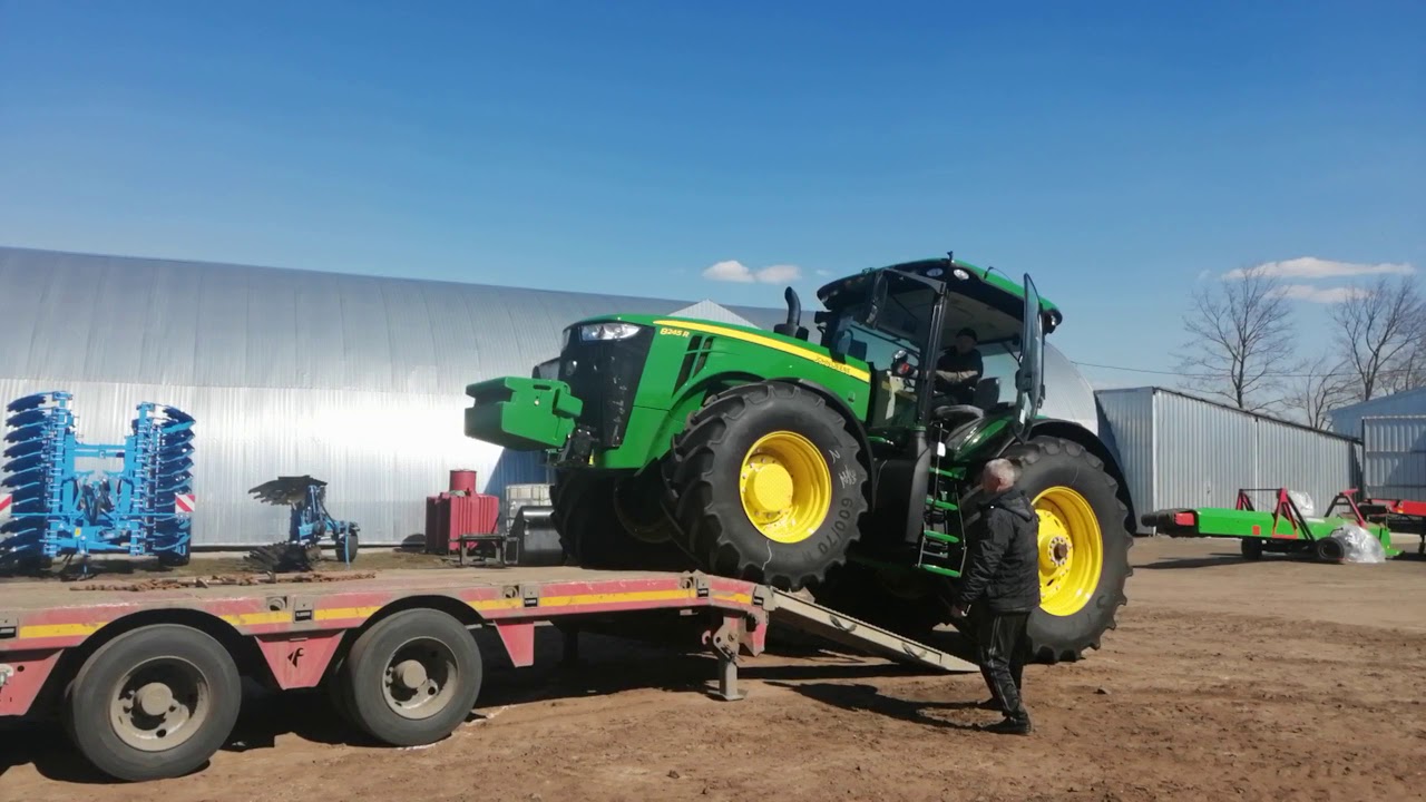 John Deere 8245R