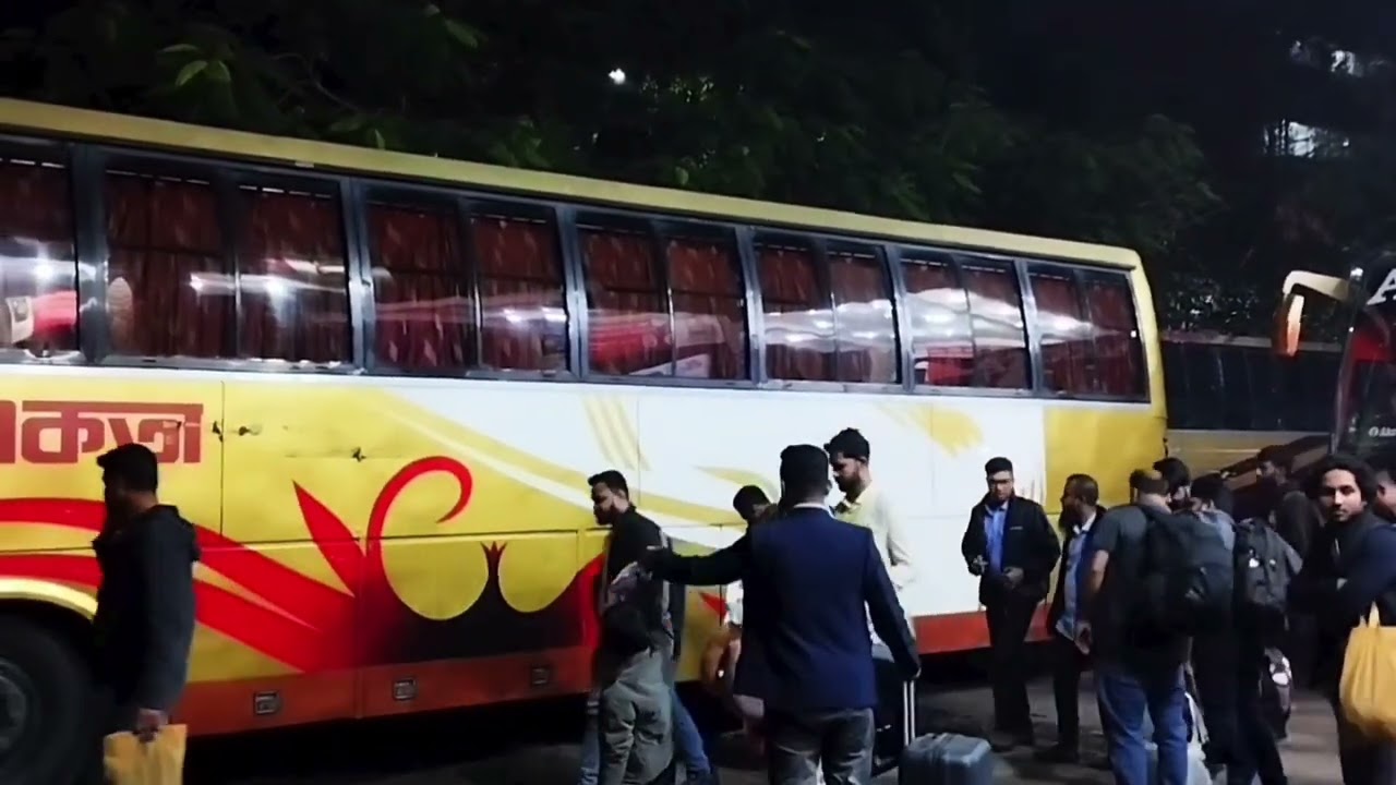 রাত্রি 11:30 টায় মহাখালী বাস টার্মিনাল থেকে নওগাঁর উদ্দেশ্যে 