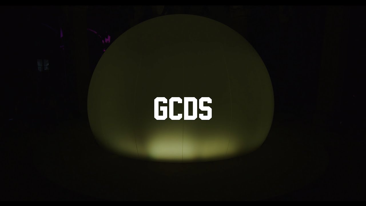 GCDS “ALIEN DISCO” SPRING SUMMER 23 FASHION SHOW