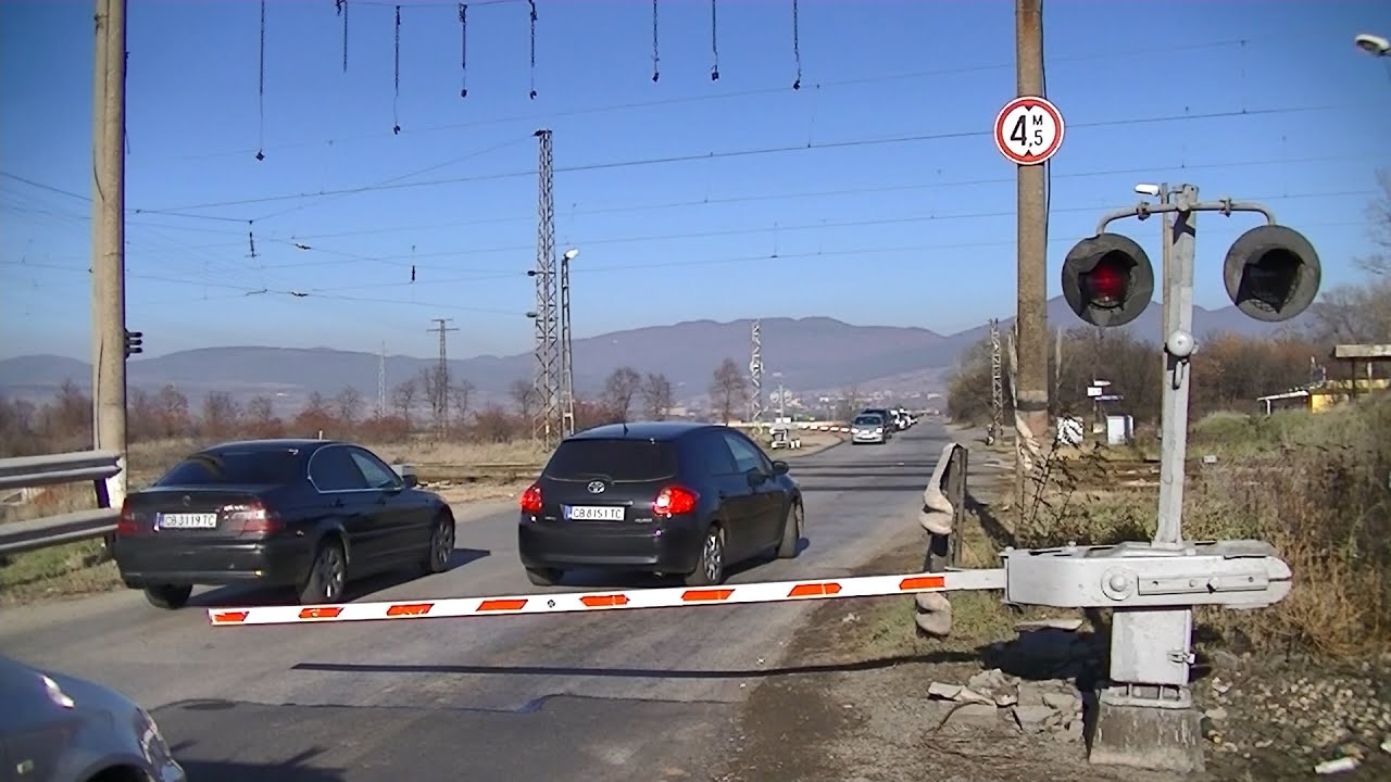 Spoorwegovergang Kremikovtsi (Кремиковци) (BG) // Railroad crossing // Железопътен прелез