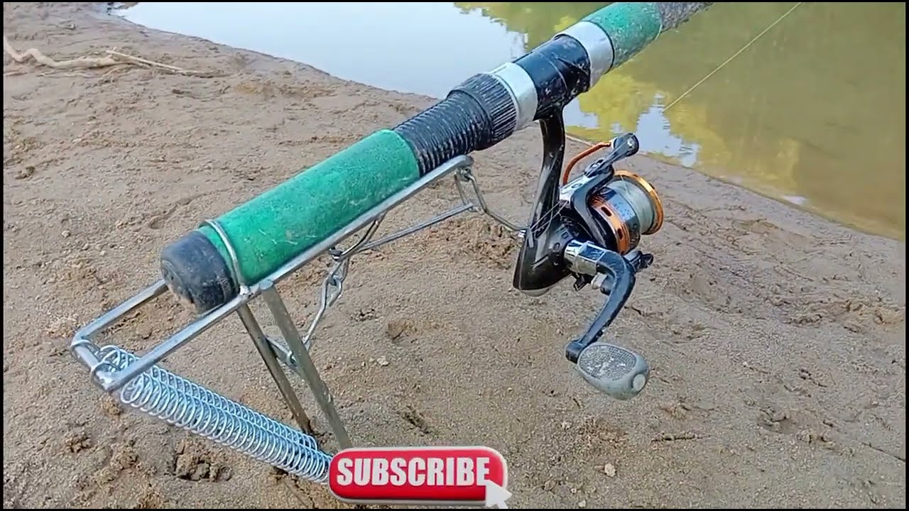 Automatic fishing rod holder