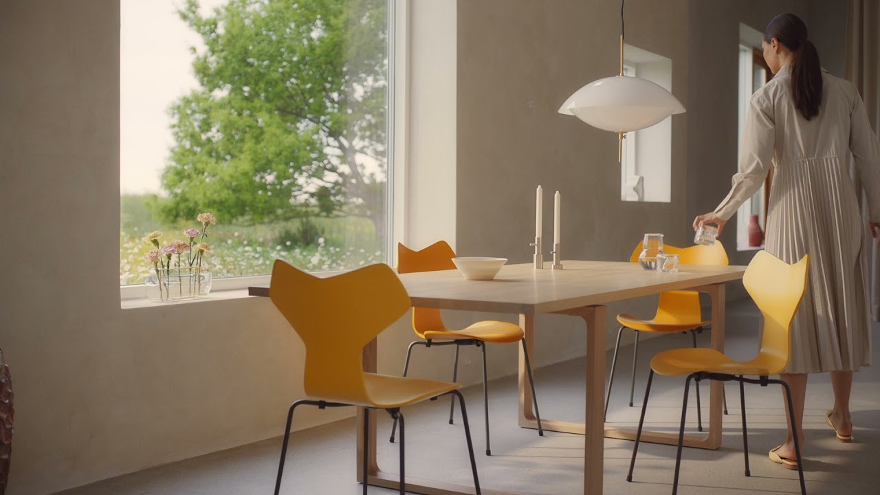 Fritz Hansen | Interior Design mit Grand Prix von Arne Jacobsen | smow