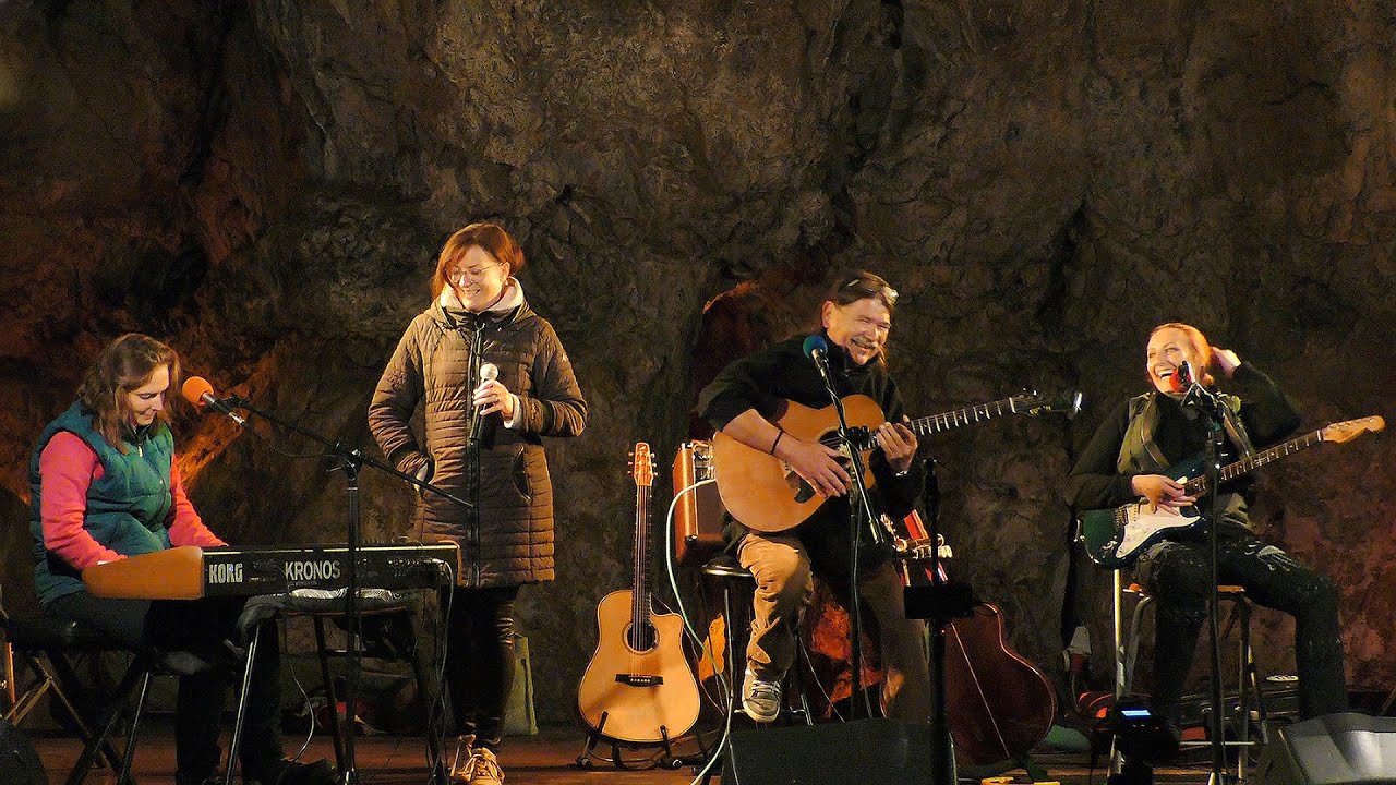 Jeskyně Výpustek, Bokomara Trio, Kateřina Menšíková a Šany Šanclová „Našel jsem já ružu“ (4K)