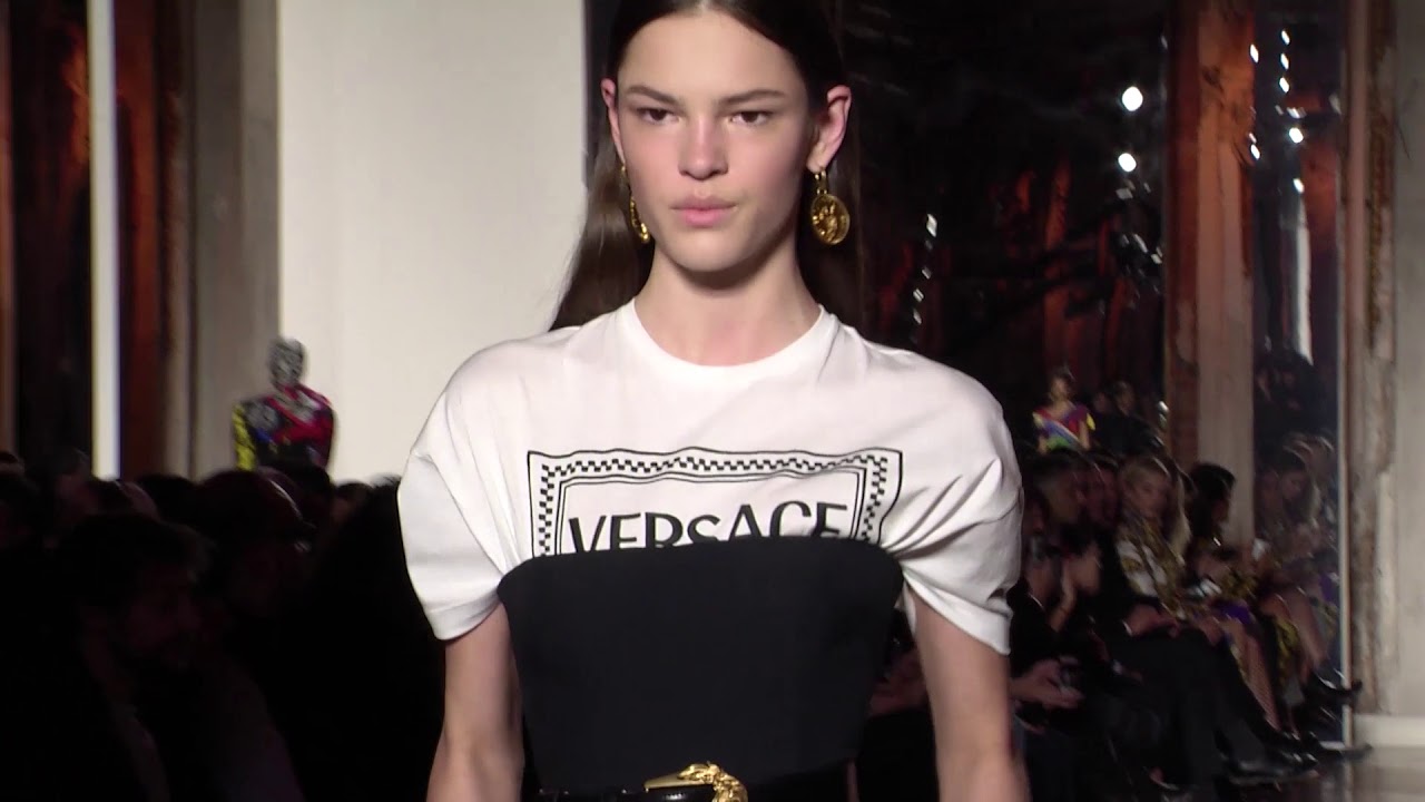 Versace Women's Fall/Winter 2018 | Backstage