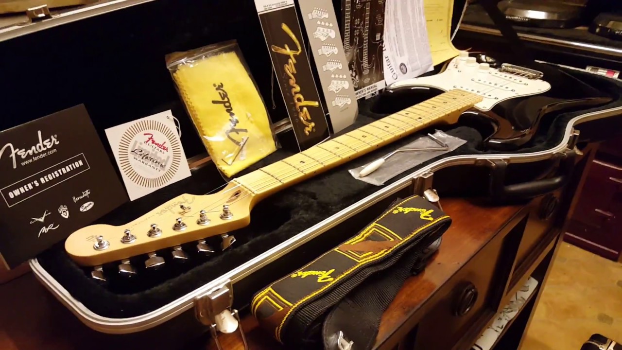 2005 FENDER AMERICAN STANDARD STRATOCASTER USA BLACK STRAT GUITAR UP CLOSE VIDEO REVIEW