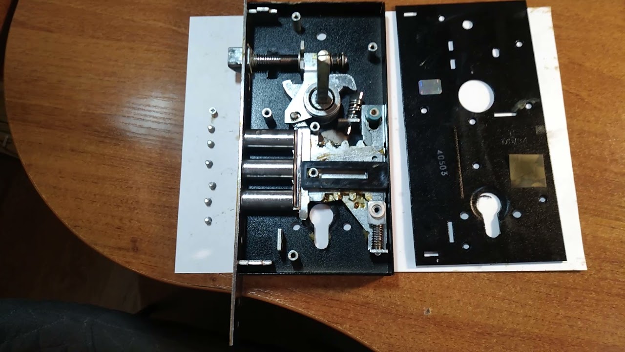 дверной замок KALE  заедает ручка открывания двери. Причина и неисправность