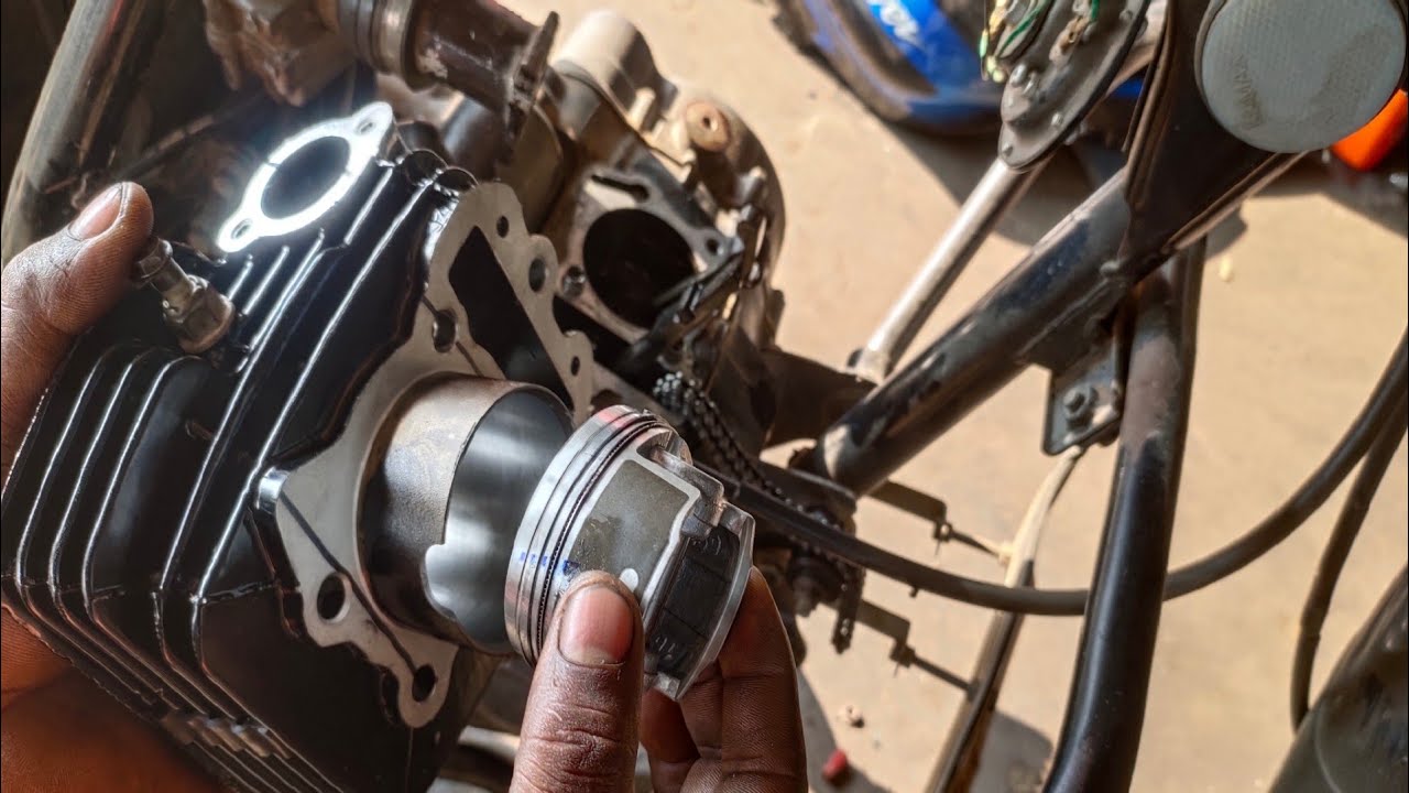 4 स्ट्रोक बाइक से निकलने वाले सफेद धुएं का कारण Discover 150 cylinder kit change