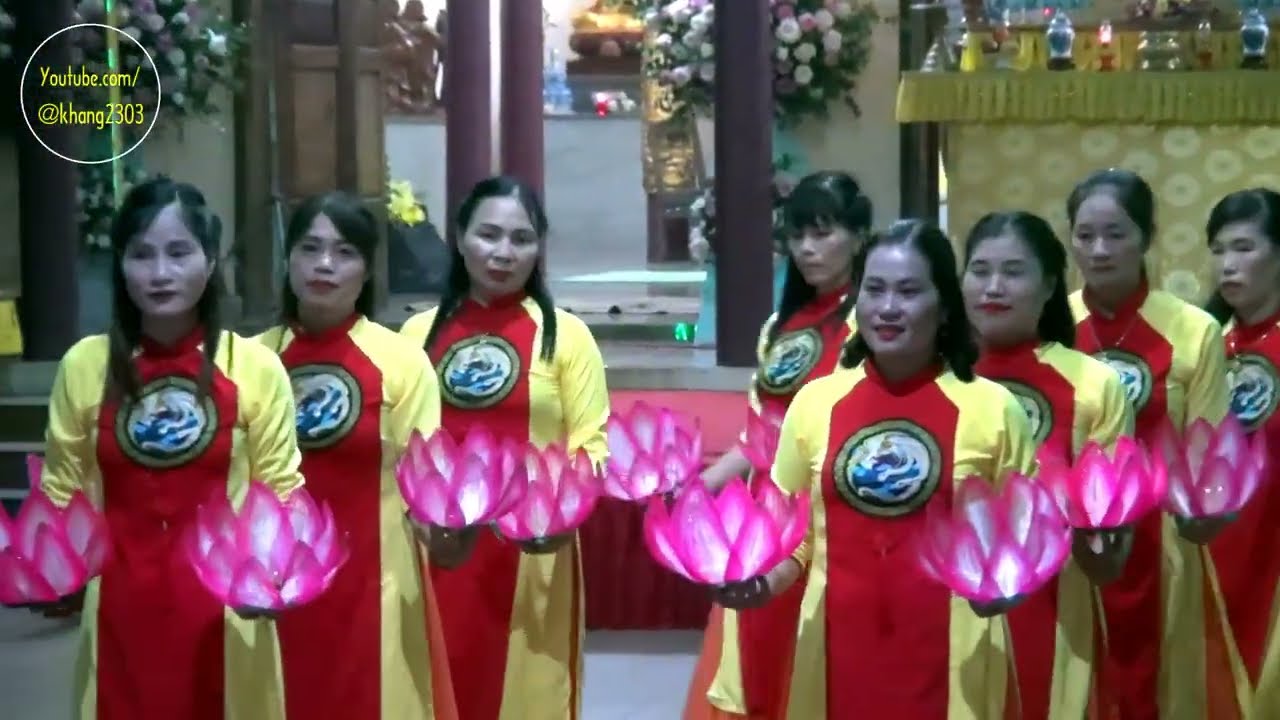 Con lên chùa dâng hoa - CLB Dân vũ thôn Trịnh Xá - Lễ khánh thành Chùa Trịnh và Điện Mẫu