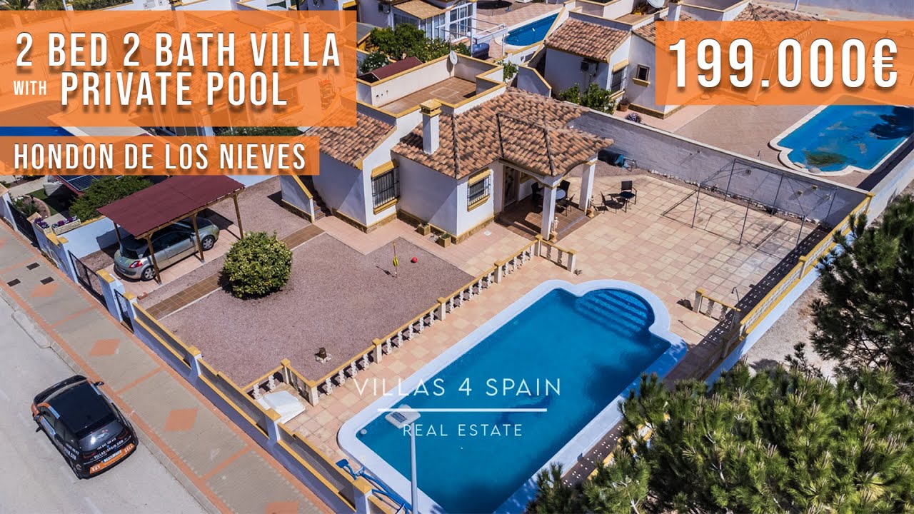 2 bedroom 2 bathroom corner plot villa with private pool, parking and roof terrace in La Montañosa