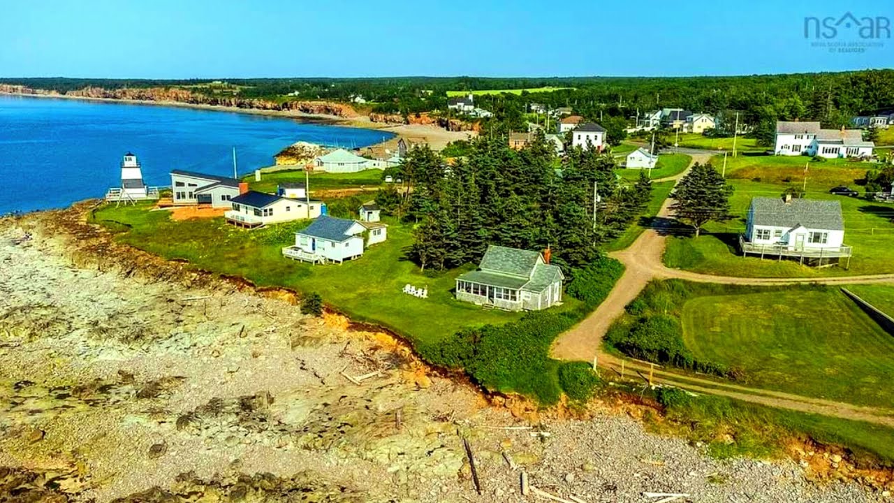 Nova Scotia Waterfront Cottage For Sale | $140k | 0.50 acre | Bay Of Fundy Cottage | Light House