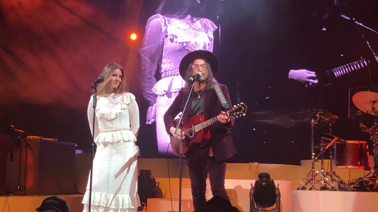 Lana Del Rey & Sean Lennon Perform “Tomorrow Never Came” Live at Jones Beach