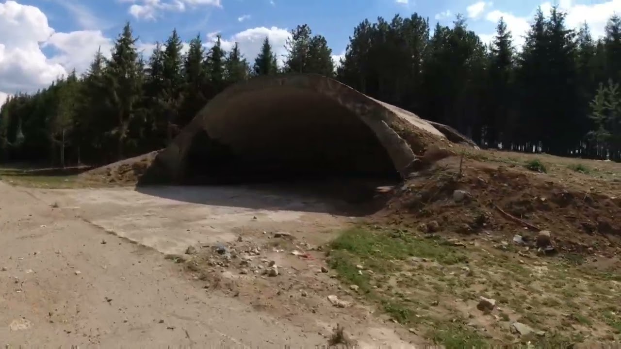Napušteni vojni aerodrom Sjenica (Dubinje)