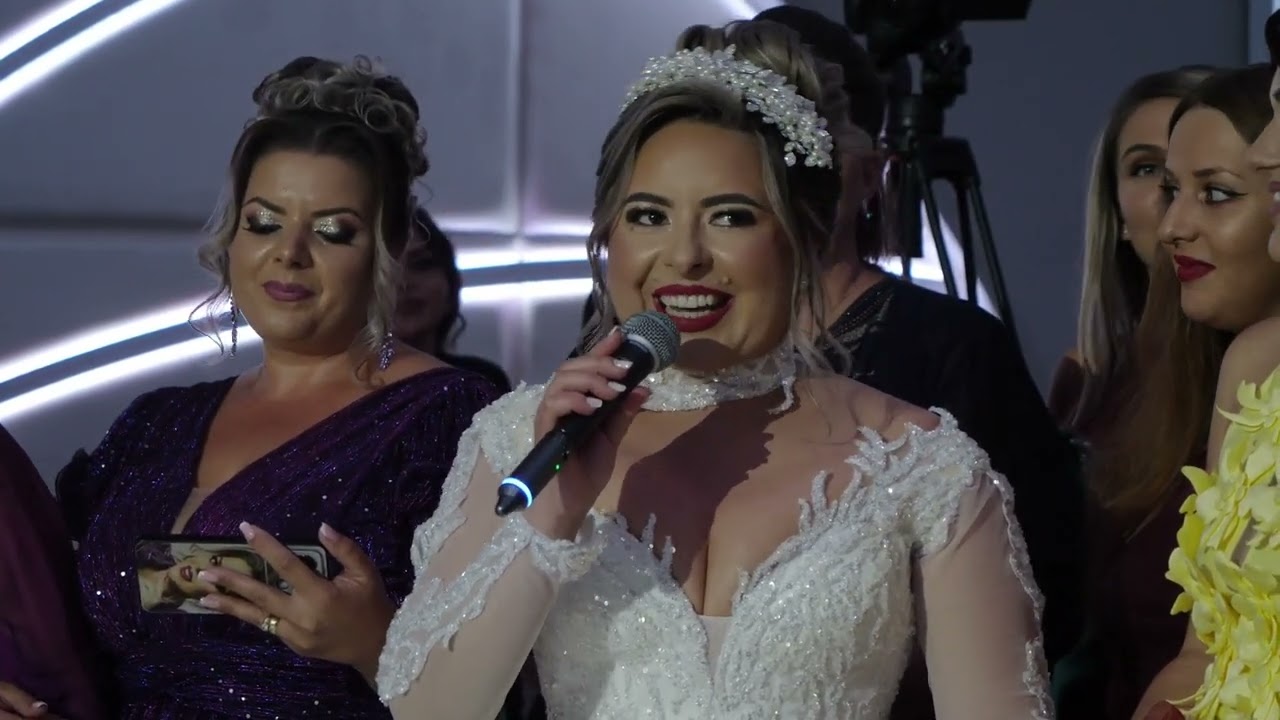 Moment live Mihaela Toșa la nuntă alături de colege, invitate și ansamblul Rapsodia Someșană 