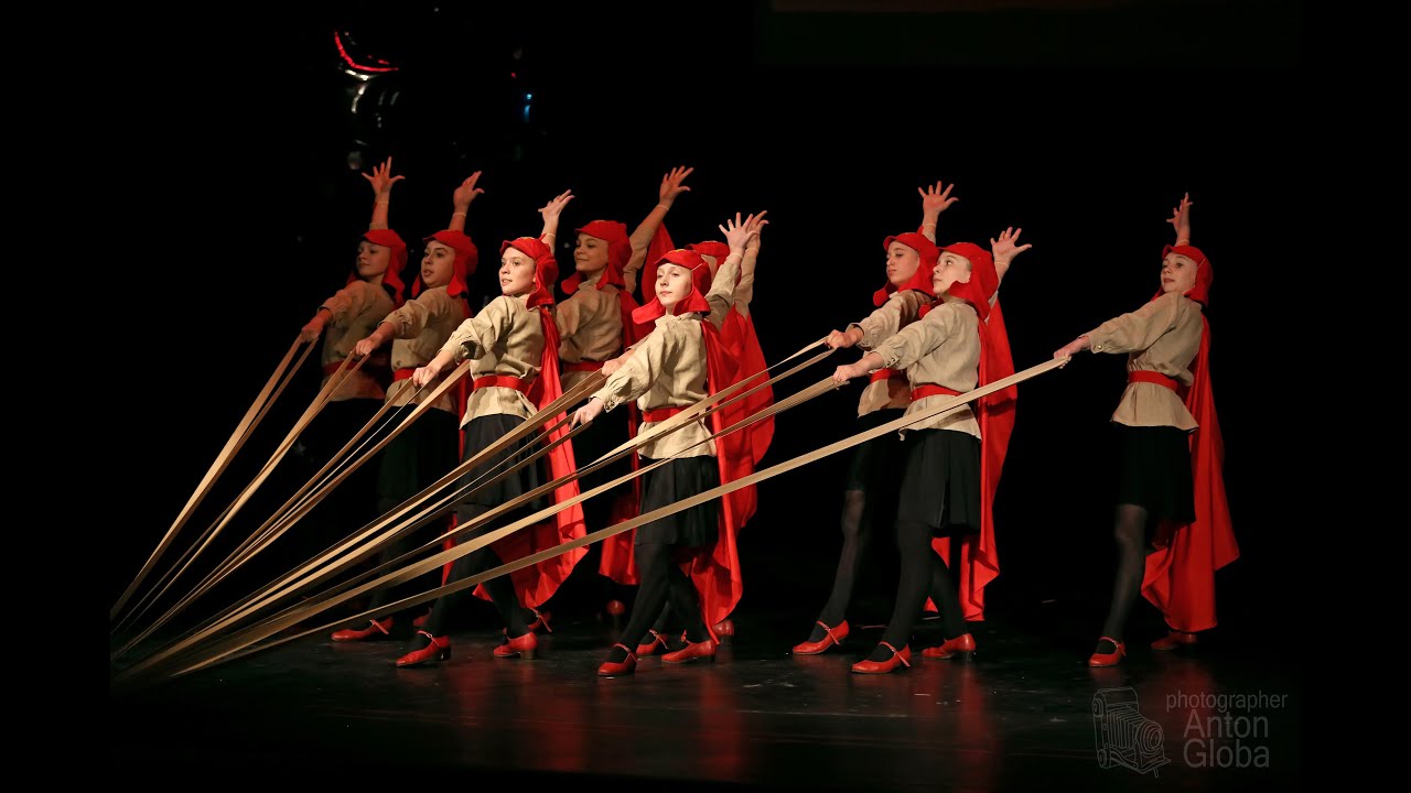 «ТАЧАНКА» (ГОД 1917), Ансамбль "Школьные годы". "TACHANKA" (YEAR 1917), Ensemble "School Years".