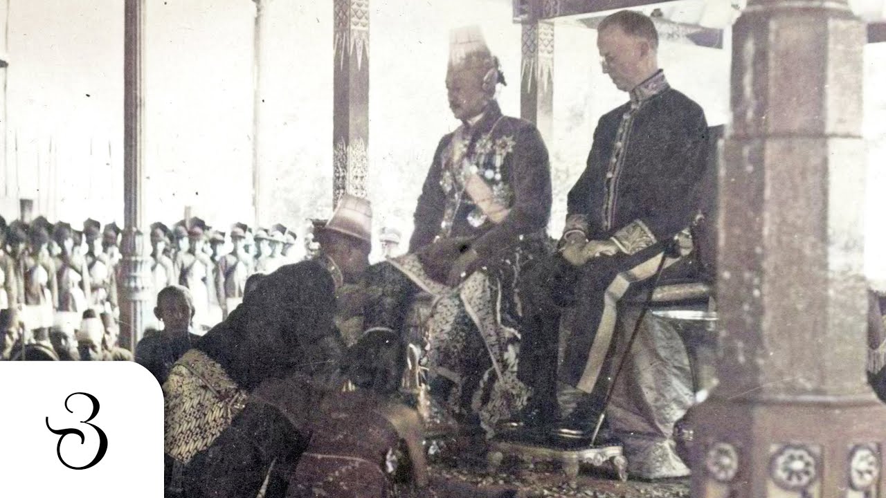Upacara Pelantikan Patih Keraton Yogyakarta oleh Sultan Hamengkubuwono VIII tahun 1933 [ID SUB]