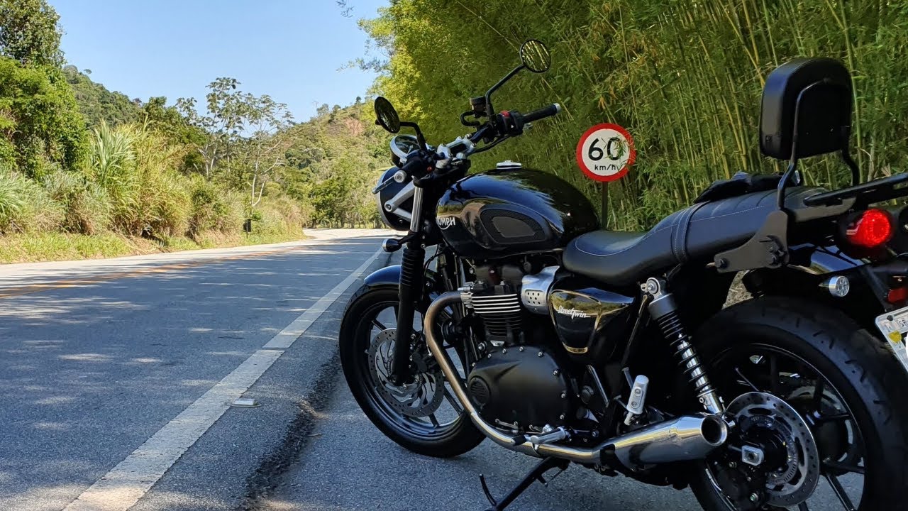TRIUMPH STREET TWIN