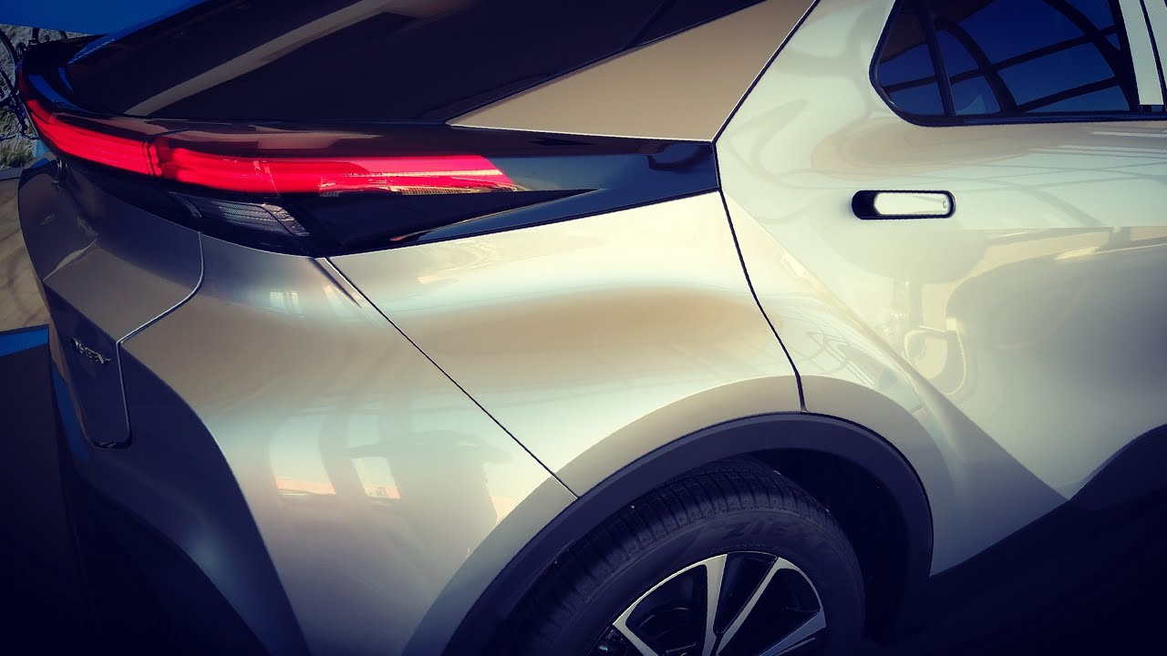 ΝΕΟ TOYOTA C-HR 2024 (1.8 HEV C-LUB Bi-Tone)