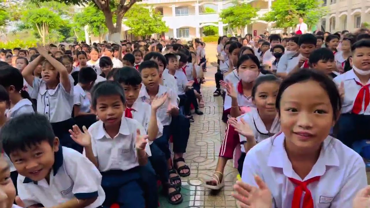 Như có Bác Hồ trong ngày vui đại thắng