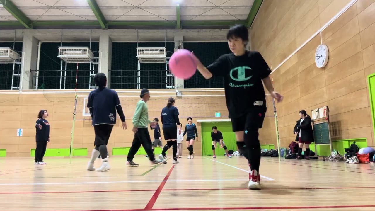 ２０２５年１月１５日（木）合同練習風景②『ＶｉｔａＲｏｓａ（ヴィータローザ）』🏐ソフトバレー【大阪ソフトバレー】メンバー募集中！『スポーツやろうよ』