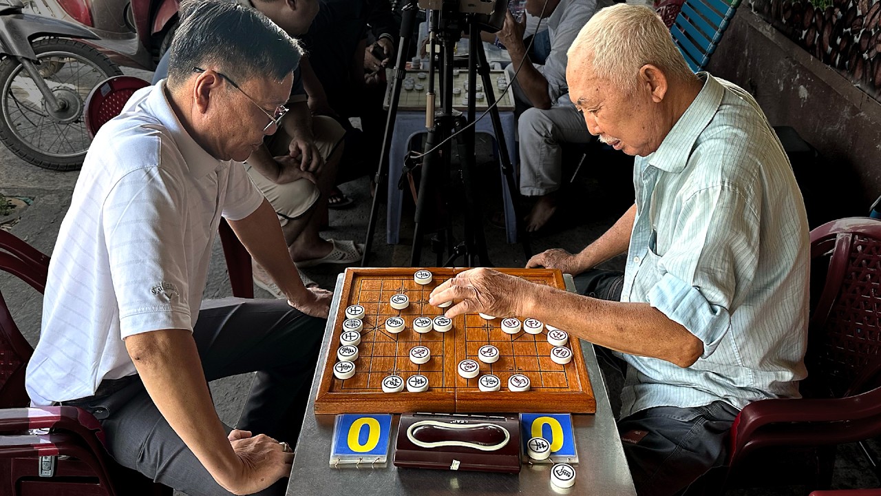 Chú Việt lấy Xích Lô chở Anh Cẩm đi chấn thương chỉnh hình, cả quán cười xỉu