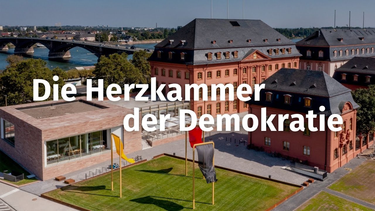 Die Herzkammer der Demokratie. Informationsfilm über den 18. Landtag Rheinland-Pfalz