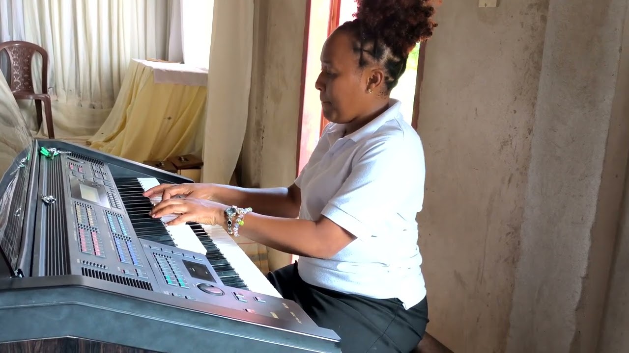 NURU HUWAZUKIA By C E. Malonja (Organist LUCY MUSHI) KMMG NZEGA 