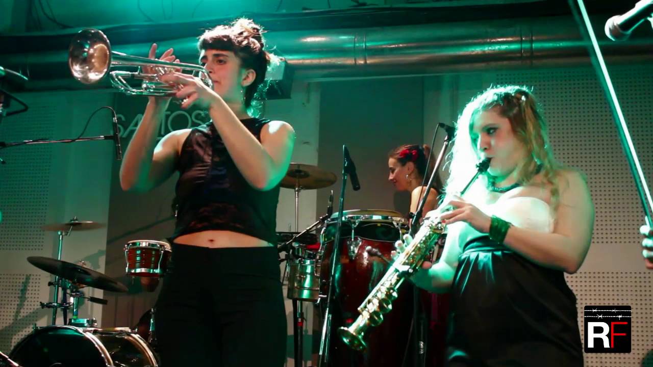 Las Taradas + Hilda Lizarazu - El Show del Perro Salchicha / RANCHO FRENESÍ