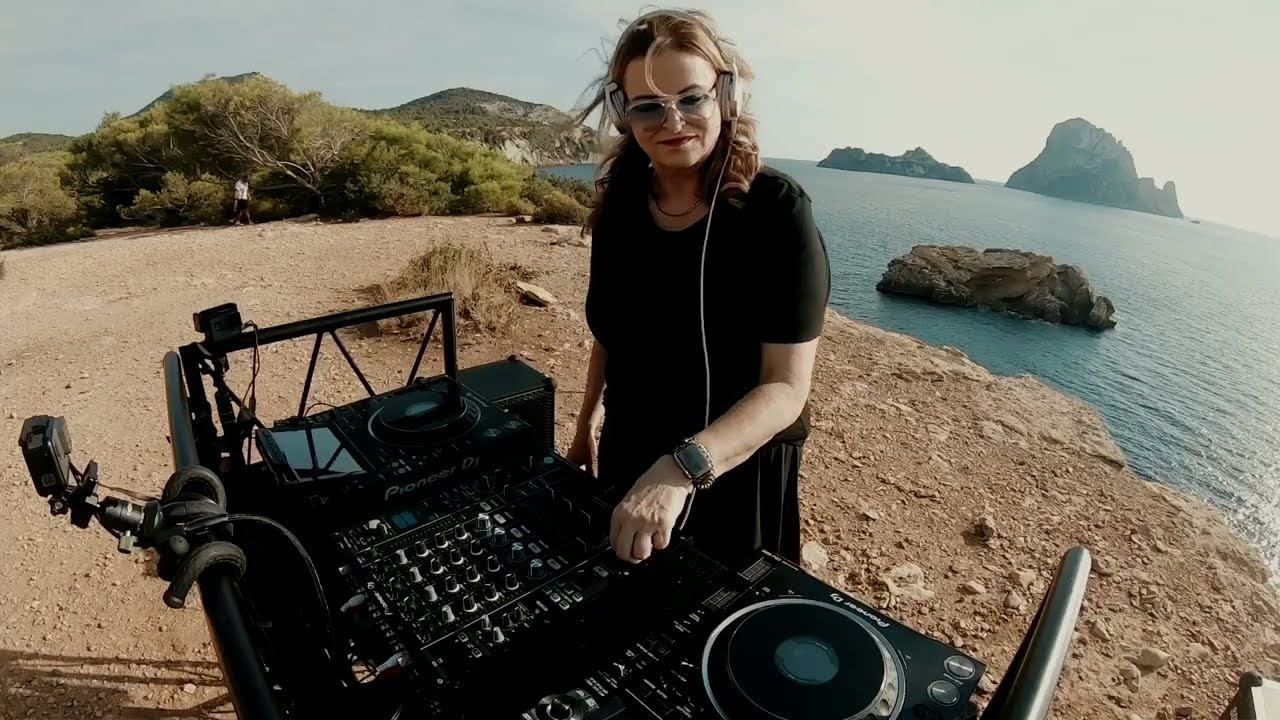 MISS LUNA I BALEARICA SUNSET SESSIONS I ES VEDRA IBIZA 2022 I Deep house