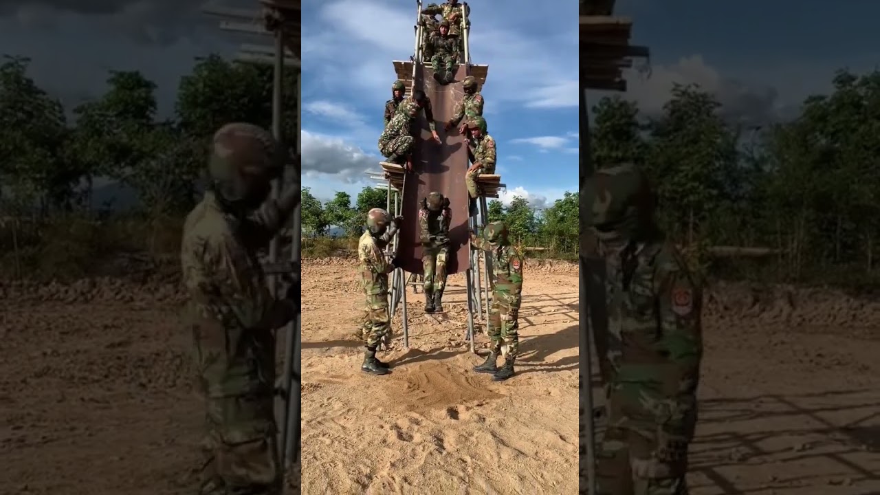 Latihan Payung Terjun Tentera   Malaysia #airforce #malaysia #2023 #trending #shorts