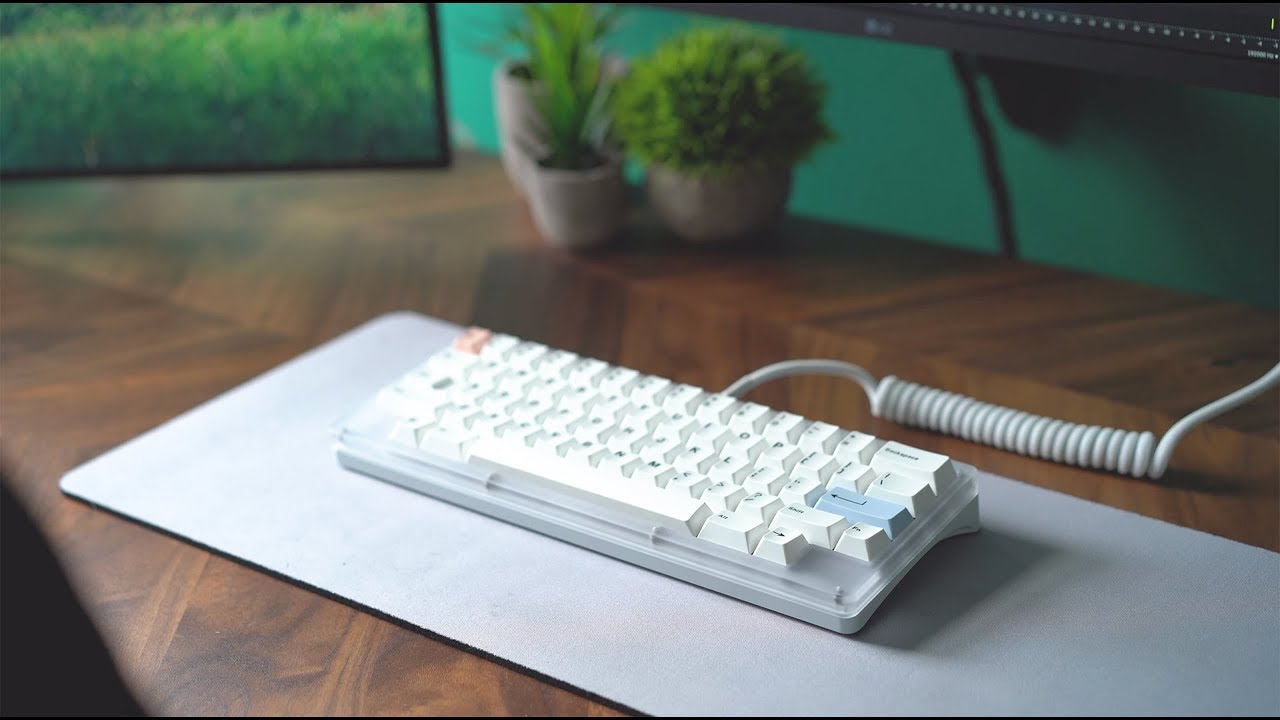 Leaf 60 with lubed Tealios stems in Gateron Milky housings
