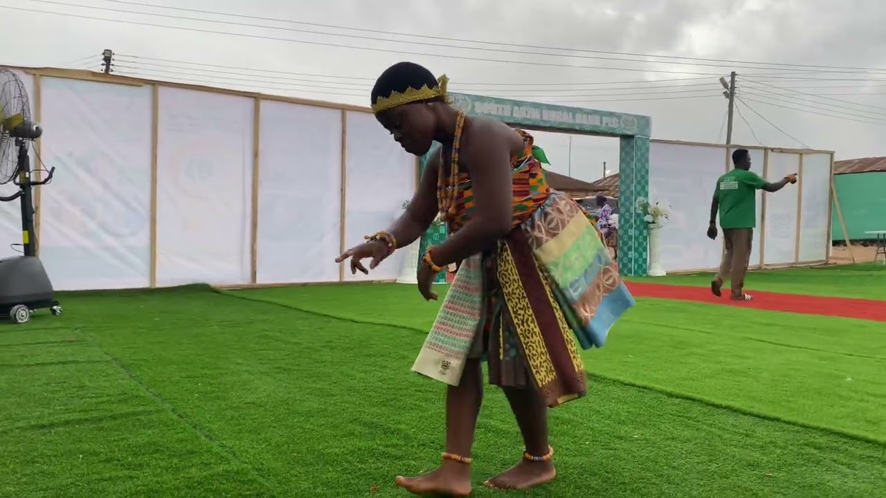Enjoy fresh Kete dance 