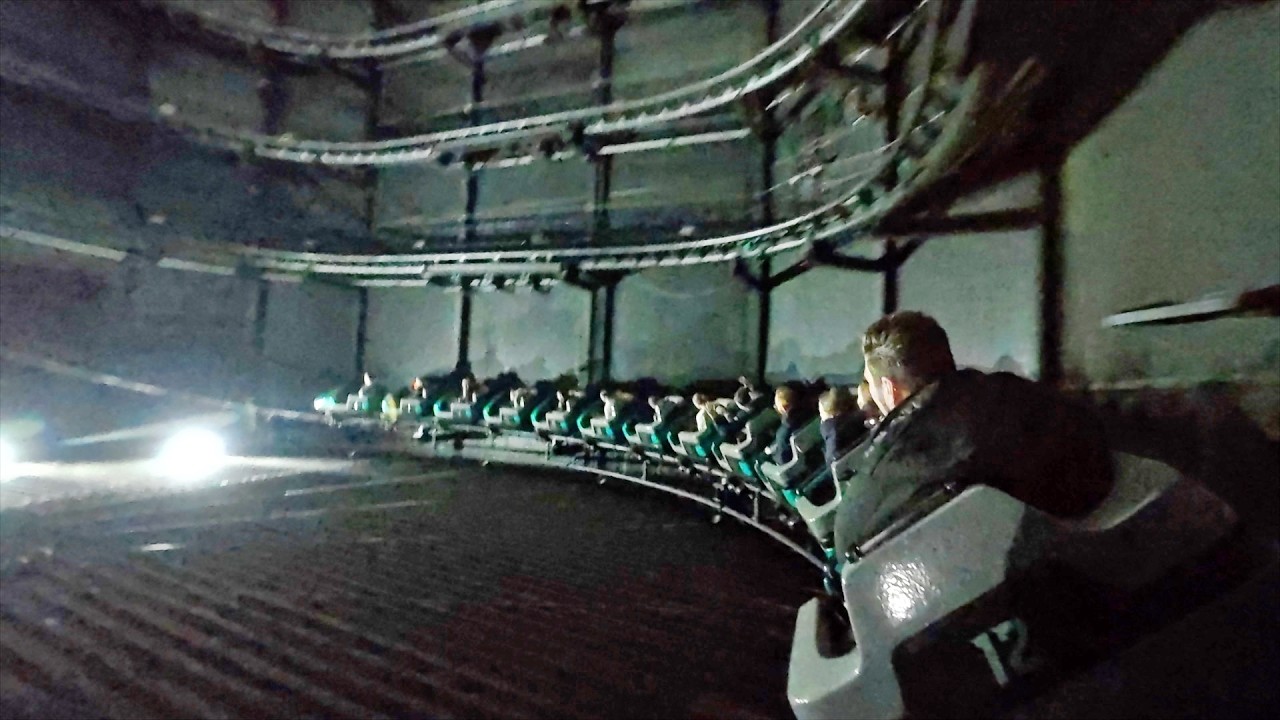 Im LÄNGSTEN Achterbahn Zug der Welt! | Revolution (ONRIDE) Video Bobbejaanland Lichtaart 2025