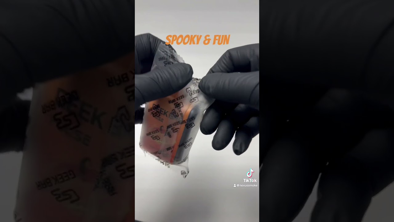 *HALLOWEEN* GEEK BAR PULSE Disposable Vape Unboxing