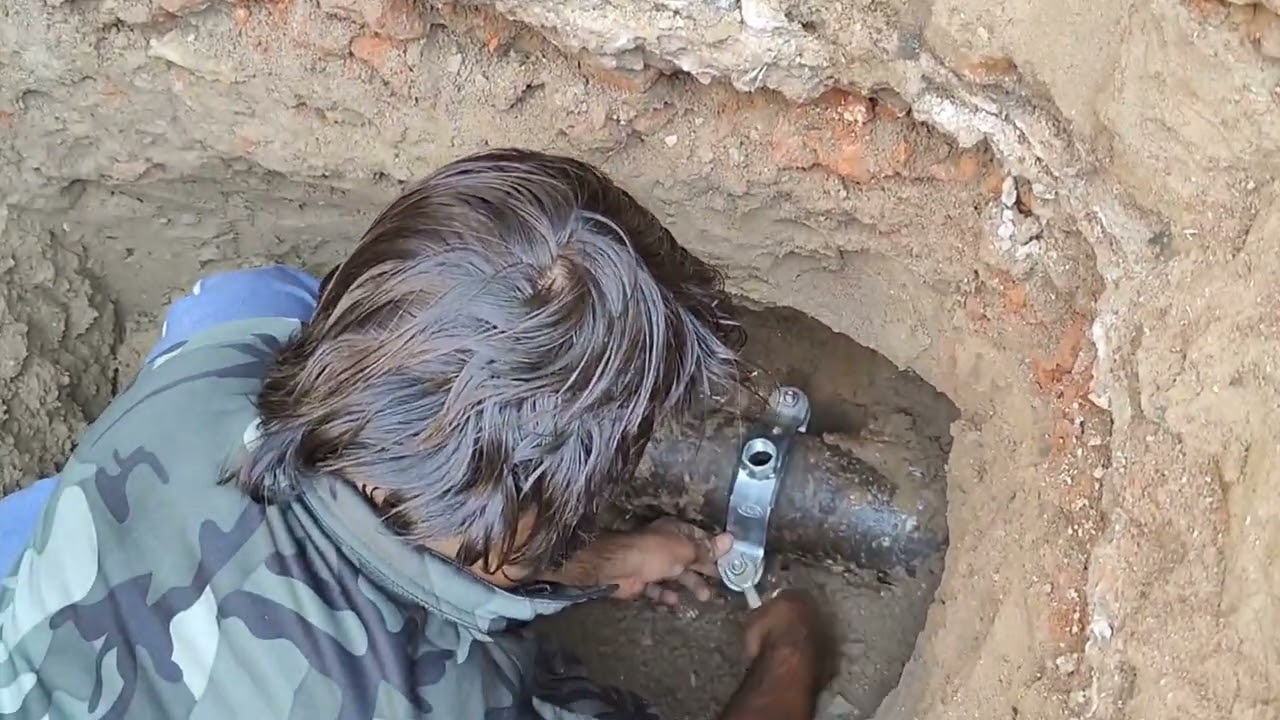 CI Ki Pipe Me Pani Ka Connection Kaise Kre ?How To Make Water Connection In CI Pipe?