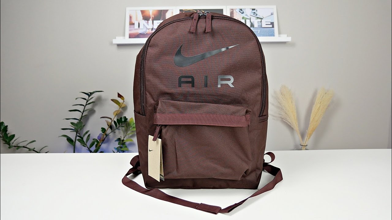 Unboxing/Reviewing The Nike Heritage Backpack (On Body)