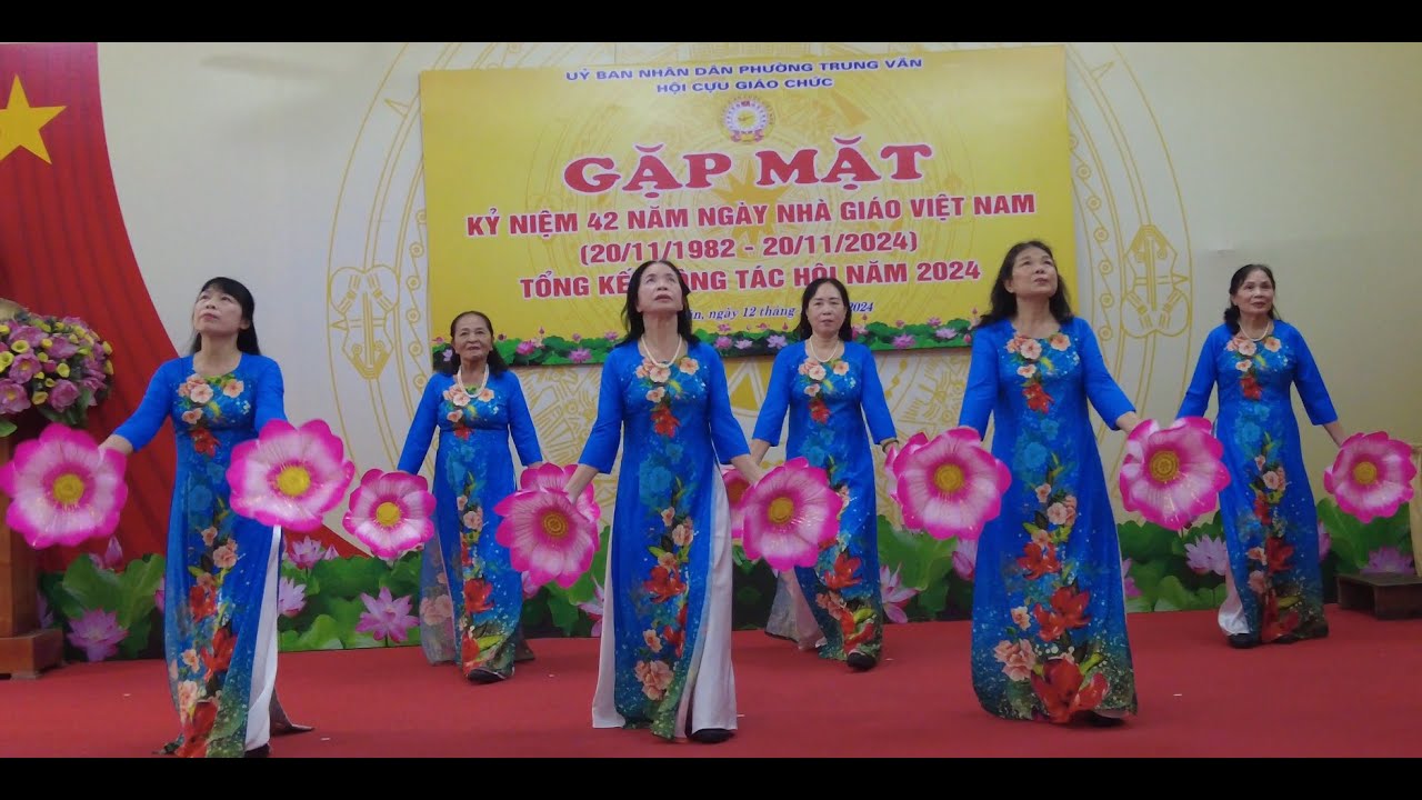 Múa dân vũ BÁC HỒ MỘT TÌNH YÊU BAO LA Thể hiện: Tốp múa Cựu giáo chức CH1 Trung Văn