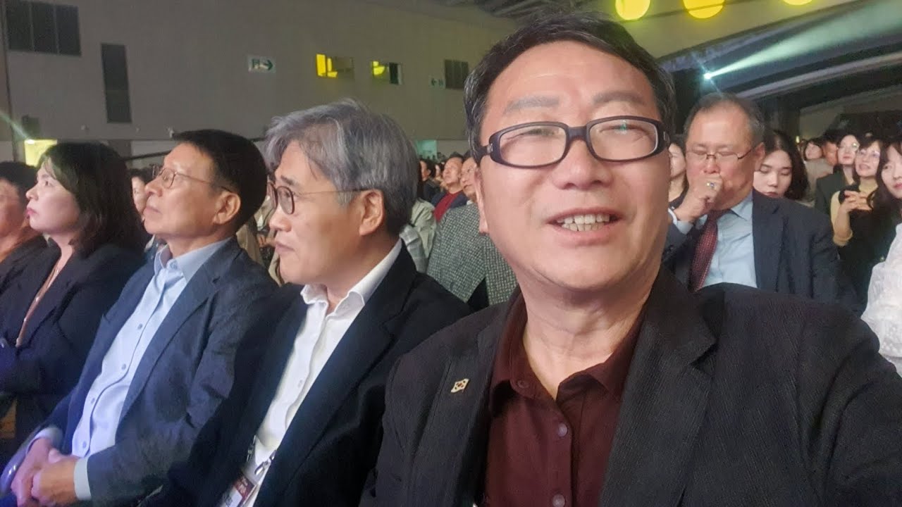 제23회 위러브유 사랑의콘서트 개최 인천송도컨벤시아홀 (전)인천시경제청장김진용 행정동우회회장 조동암 관람 글로벌 NGO국제위러브유국내 기후위기 취약계층 기후재난국가지원